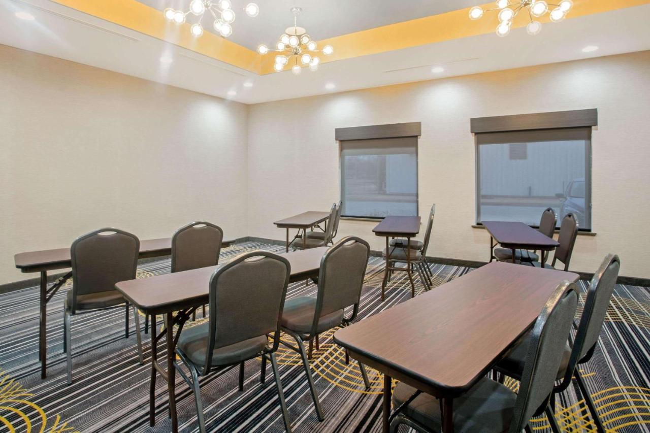 La Quinta By Wyndham Ponca City Exterior photo